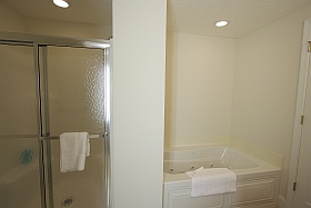 Sky Blue Vacation Condo, Myrtle Beach - En-Suite Bathroom